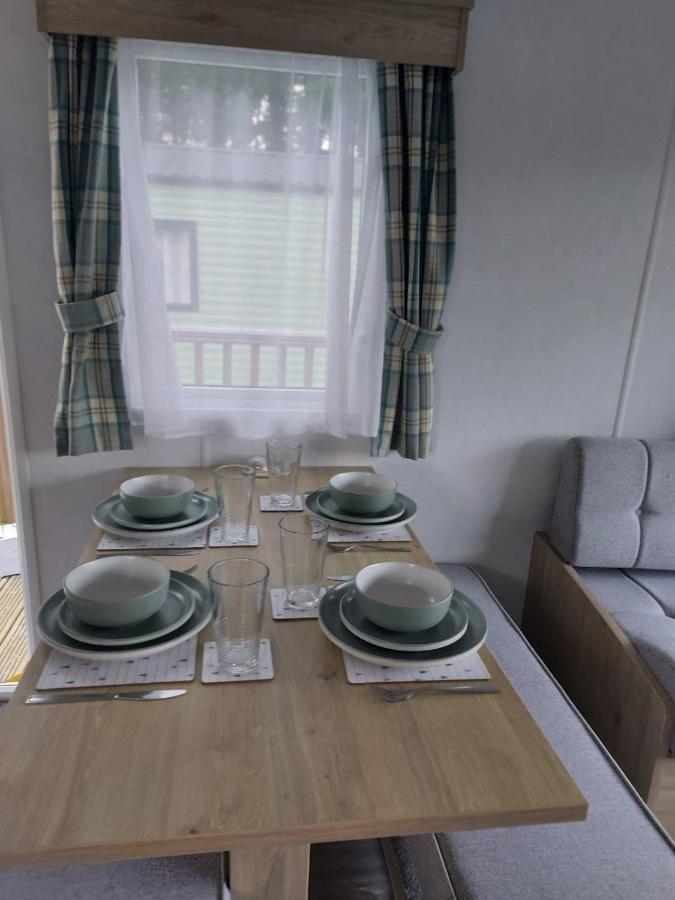 Woofles Luxury Caravan At Knaresborough Lido Exterior foto